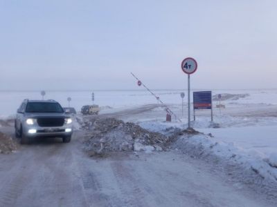Досрочно открылось движение по ледовой переправе Якутск - Нижний Бестях