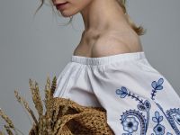 Укороченная блузка с открытыми плечами, Белый