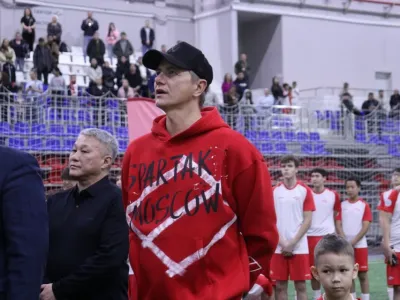 Легендарный футболист Роман Павлюченко прибыл в Якутск / Дьулустаан Сергеев   