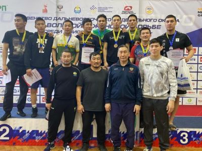 Борцы Якутии завоевали одиннадцать медалей первенства ДВФО