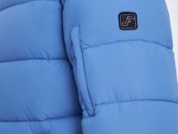 Утепленная стеганая куртка со съемным капюшоном