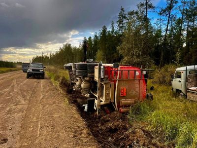 Автоцистерна опрокинулась в Чурапчинском районе и разлила топливо