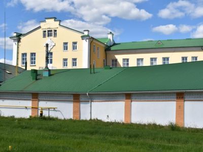 Остатки стены