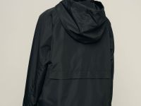 Ветровка с капюшоном на молнии