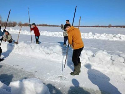 Состязания по якутской рыбалке «куйуур» прошли в Амгинском районе