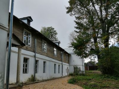 Служебная постройка с оранжереей и псарней, 1-ая пол.- кон. XIX в., архитектор Н.А. Львов