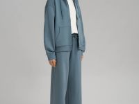 Толстовка объемного кроя из футера