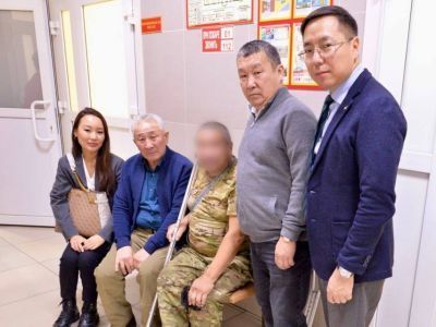 Бойцам СВО из Якутии, проходящим лечение в госпиталях Приморского края, передали новогодние наборы