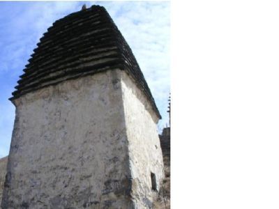 Склеп наземный башенный с пирамидальной ступенчатой кровлей 12