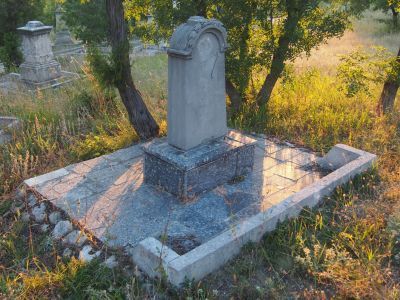 Могила капитана 2 ранга В.А. Нелидинского