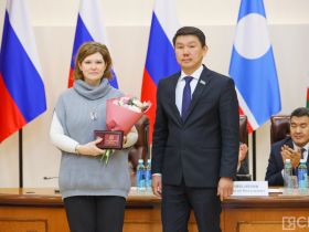 В День российской печати журналистам Якутии вручили награды