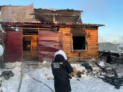 Власти Якутии выразили соболезнования родным и близким погибших при пожаре в Сунтаре