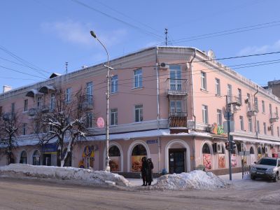 Здание магазина "Весна"