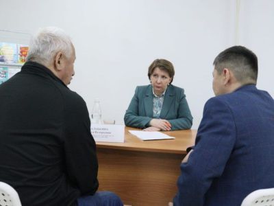 Члены правительства провели личный приём жителей Горного улуса