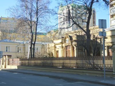 Главный дом, 1815 г., 1887 г., 1891 г., 1909 г., архитекторы С.А.Елагин, В.А.Мазырин, А.Н.Зелигсон. Дом, в котором жил, работал и в 1862 г. умер известный композитор и театральный деятель А.Н.Верстовский