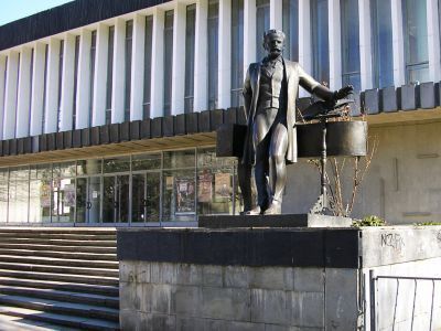 Памятник П.И.Чайковскому (скульптор В.С.Гордеев)