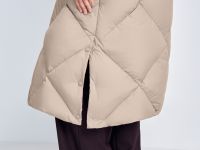 Пуховое пальто с воротником-стойкой и капюшоном