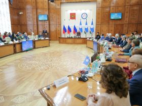 Глава Якутии вручил государственные награды