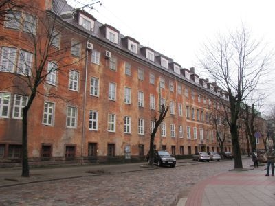 Комплекс зданий земельного и административного суда: здание тюрьмы