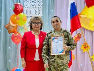 Герой России Филипп Евсеев поздравил с Днём знаний учеников школы-интерната для неслышащих