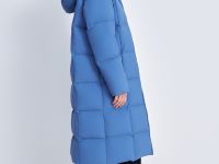 Пуховое пальто с капюшоном и воротником-стойкой