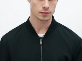 Бомбер, Черный