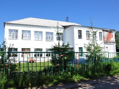 Здание железнодорожной школы