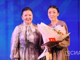 Государственные награды вручили работникам культуры Якутии