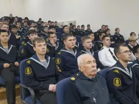 Преодолеть 7500 километров через арктические моря на девятиметровой яхте