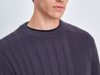 Джемпер с округлым вырезом прямого силуэта