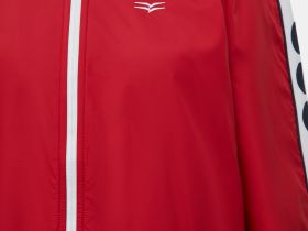 Олимпийка с контрастной отделкой из капсулы ретро