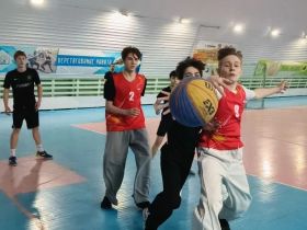 В честь Дня защитника Отечества учащиеся железнодорожных классов провели турнир по стритболу