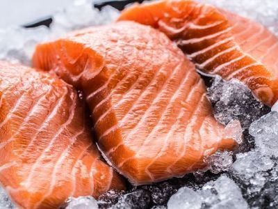 Приплыли: слабосоленая семга оказалась с листериями