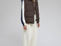 Стеганый жилет с капюшоном