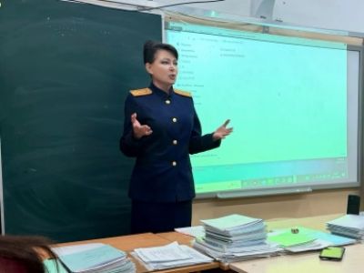 Сотрудник следственного управления провела профилактическую беседу  с родителями восьмиклассников