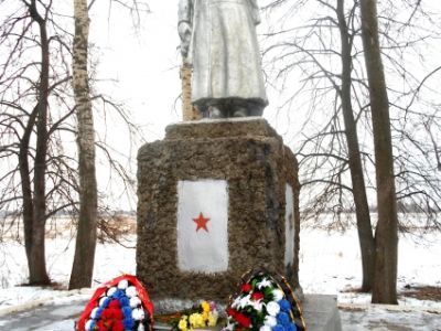 Братская могила с захоронением воинов, погибших в период Великой Отечественной войны 1941—1945 гг.