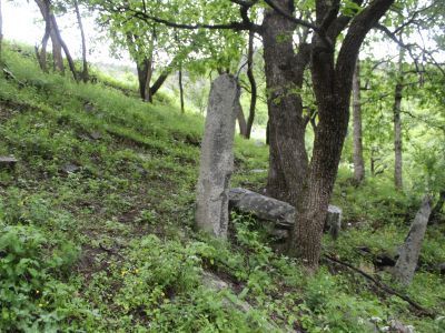 Стела надмогильная