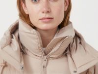 Пуховое женское пальто свободного кроя