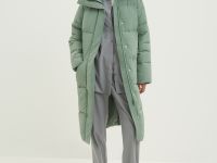 Пальто утепленное с капюшоном