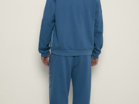 Олимпийка с контрастной отделкой из капсулы ретро