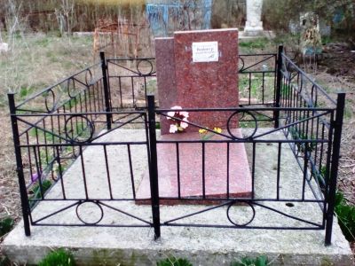 Могила летчика, старшего лейтенанта А.Ф.Вайнера