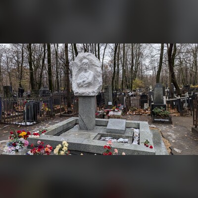 Кумиры, герои и святые старинного Ваганьковского кладбища