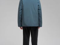 Легкий пуховик с натуральным утеплителем