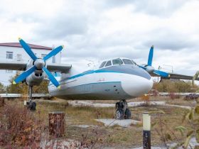 В Якутске обновили самолеты-памятники Ан-24 и Як-40