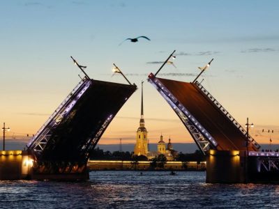 Ночной Петербург: от классики до футуризма