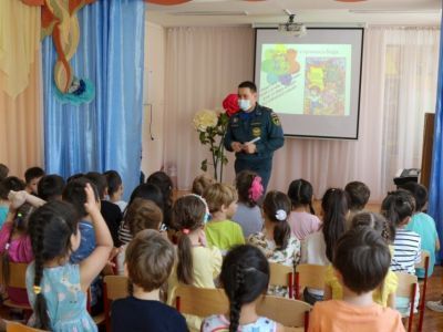 Воспитанникам детского сада "Лучик" в Якутске рассказали, как уберечься от пожара