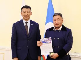 Сергей Местников наградил организаторов двух спартакиад в Якутии