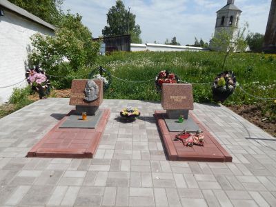 Могила комсомолки А.А. Новоселовой и неизвестного солдата, погибшего в период Великой Отечественной войны. Установлен обелиск