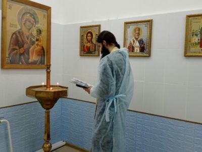 Милосердие 14. В Якутии священник посетил хоспис