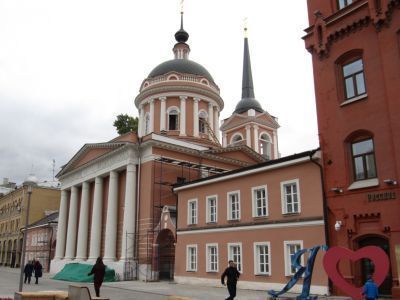 Церковь Ивана Богослова под Вязом